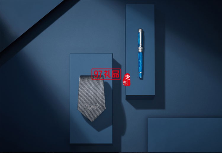 萬(wàn)事利元首禮麒麟從容不迫 精英派頭 縱情馳騁，盡享生活    