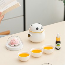 月滿(mǎn)桂香時(shí)，把團(tuán)圓揉進(jìn)晚風(fēng)里，熊貓茶具套組